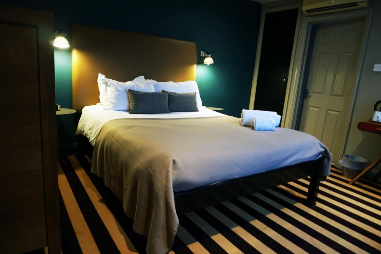 The Penny Farthing Hotel Бъркхамстед Екстериор снимка
